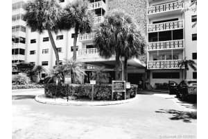 800 NE 195th St, Miami, FL 33179, Sold 01/18/22