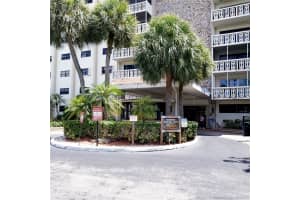 800 NE 195th St, Miami, FL 33179, Sold 01/18/22