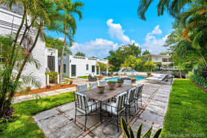 155 Cocoplum Rd, Coral Gables, FL 33143, Sold 04/11/22