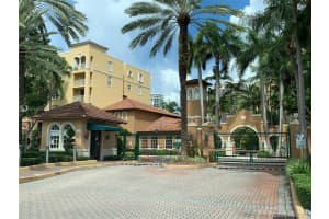 19655 E Country Club Dr, Miami, FL 33180, Sold 10/01/21