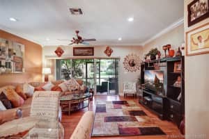 12127 SW 5th Ct, Pembroke Pines, FL 33025, Sold 09/29/21