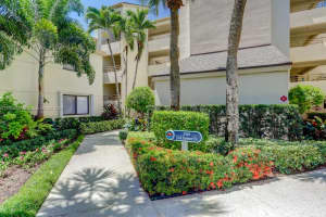 325 Oak Harbour Dr, Juno Beach, FL 33408, Sold 02/28/22