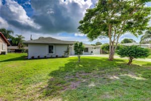 8315 SE Boxwood Ln, Hobe Sound, FL 33455, Sold 09/13/21