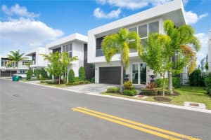 7515 NW 97th Ct, Doral, FL 33178, Sold 01/07/22