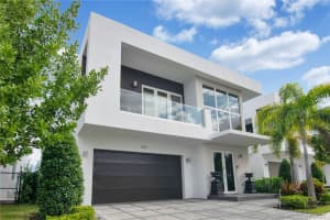 7515 NW 97th Ct, Doral, FL 33178, Sold 01/07/22
