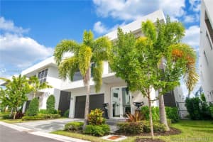 7515 NW 97th Ct, Doral, FL 33178, Sold 01/07/22