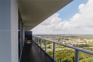 16385 Biscayne Blvd, North Miami Beach, FL 33160, Sold 06/23/22