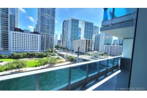 200 Biscayne Blvd Way, Miami, FL 33131, Sold 02/16/22