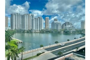 801 Brickell Bay Dr, Miami, FL 33131, Sold 05/06/22