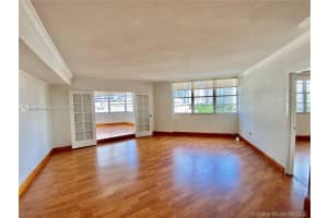 801 Brickell Bay Dr, Miami, FL 33131, Sold 05/06/22