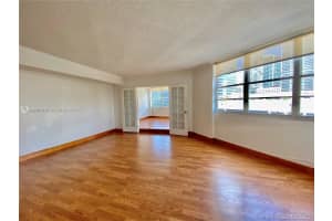 801 Brickell Bay Dr, Miami, FL 33131, Sold 05/06/22