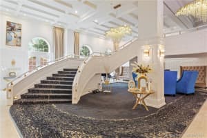 5225 Collins Ave, Miami Beach, FL 33140, Sold 03/29/22