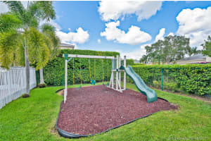 309 W Riverbend Dr, Sunrise, FL 33326, Sold 09/28/21