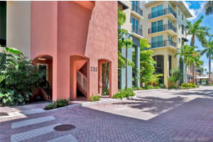 235 NE 1st St, Delray Beach, FL 33444, Sold 09/24/21