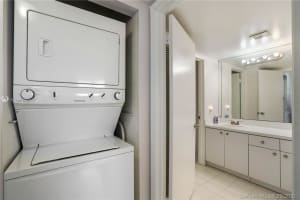 8321 NW 7th St, Miami, FL 33126, Sold 10/07/21