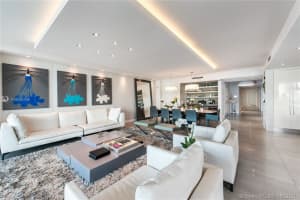 3201 NE 183rd St, Aventura, FL 33160, Sold 12/29/21