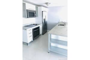 185 SW 7th St 12th floor, Miami, FL 33130, Sold 12/01/21