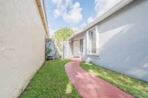 7521 SW 149th Ct, Miami, FL 33193, Sold 09/24/21
