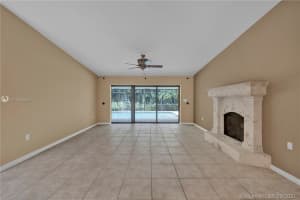 5254 NW 94th Doral Pl, Doral, FL 33178, Sold 11/10/21