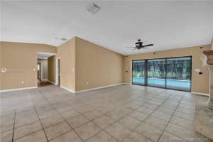 5254 NW 94th Doral Pl, Doral, FL 33178, Sold 11/10/21