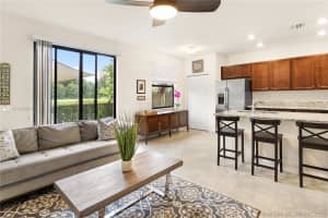 5017 Kobus Terrace, Davie, FL 33314, Sold 11/10/21