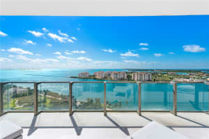 800 South Pointe Dr, Miami Beach, FL 33139, Sold 07/29/22