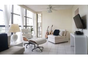 600 Parkview Dr # 1132, Hallandale Beach, FL 33009, Sold 01/27/22
