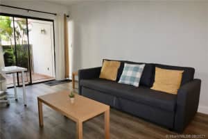 9435 Fontainebleau Blvd, Miami, FL 33172, Sold 09/27/21