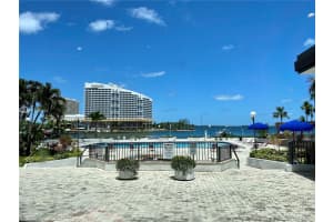 825 Brickell Bay Dr, Miami, FL 33131, Sold 10/22/21