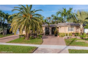17431 NW 82nd Ct, Hialeah, FL 33015, Sold 10/19/21