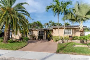 17431 NW 82nd Ct, Hialeah, FL 33015, Sold 10/19/21