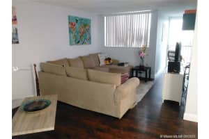 9411 SW 4th St, Miami, FL 33174, Sold 08/17/21