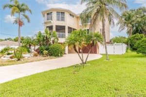 7303 Westmoreland Dr, Sarasota, FL 34243, Sold 03/01/22