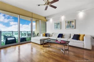 1455 Ocean Dr, Miami Beach, FL 33139, Sold 12/01/21