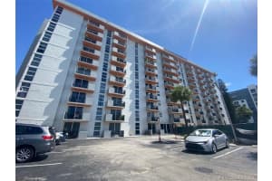 2075 NE 164th St, North Miami Beach, FL 33162, Sold 11/15/21