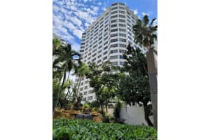 999 Brickell Bay Dr, Miami, FL 33131, Sold 10/20/21
