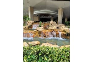 999 Brickell Bay Dr, Miami, FL 33131, Sold 10/20/21