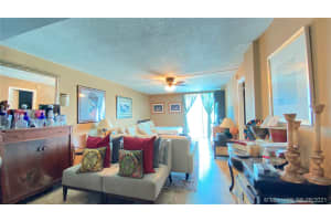 1020 Meridian Ave, Miami Beach, FL 33139, Sold 10/12/21