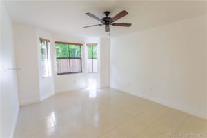 10061 NW 10th St, Miami, FL 33172, Sold 10/07/21