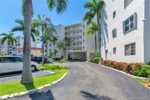 3181 S Ocean Dr, Hallandale Beach, FL 33009, Sold 01/28/22