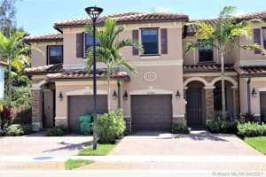 6580 S Anise Ct, Davie, FL 33314, Sold 09/15/21
