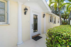 111 Euphrates Cir, Palm Beach Gardens, FL 33410, Sold 12/03/21