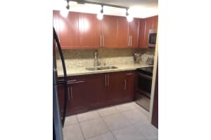 6842 NW 166th Terrace, Hialeah, FL 33014, Sold 10/08/21