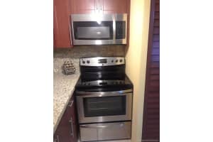 6842 NW 166th Terrace, Hialeah, FL 33014, Sold 10/08/21