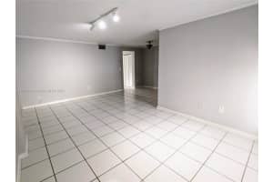 240 Collins Ave #3c, Miami Beach, FL 33139, Sold 05/04/22