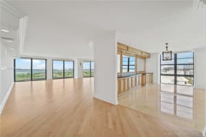 5500 Collins Ave, Miami, FL 33140, Sold 03/18/22