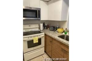 9735 Fontainebleau Blvd G303, Miami, FL 33172, Sold 11/19/21