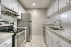 8180 Geneva Ct, Doral, FL 33166, Sold 02/24/22