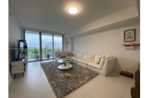 16385 Biscayne Blvd, North Miami Beach, FL 33160, Sold 05/17/22