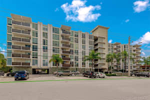 9800 W Bay Harbor Dr, Bay Harbor Islands, FL 33154, Sold 11/02/21
